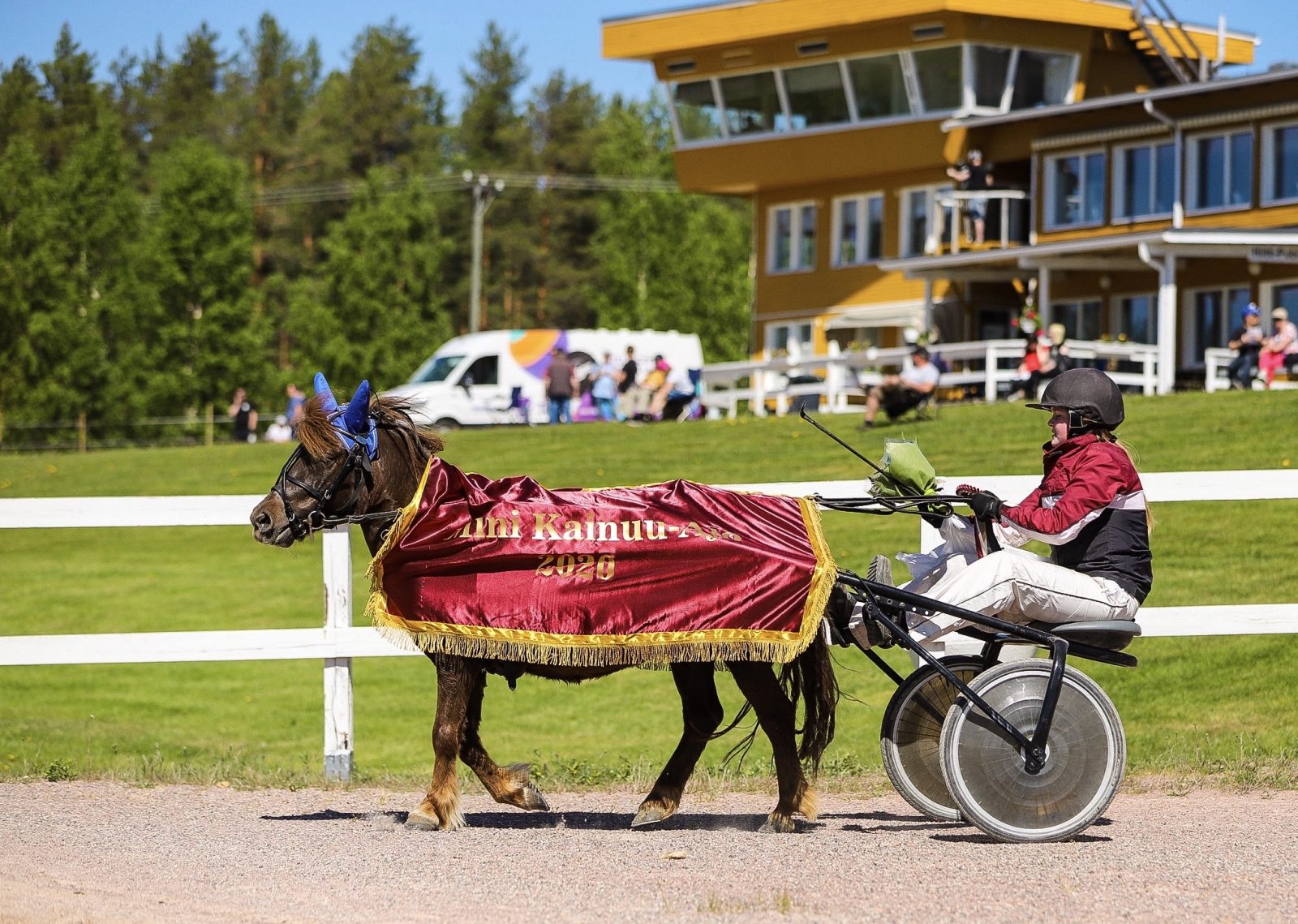 Mini Kainuu-ajo 2020 voittaja Coruscate Chickan ja Kirsikka Kauppinen Kuva Anu Kovalainen