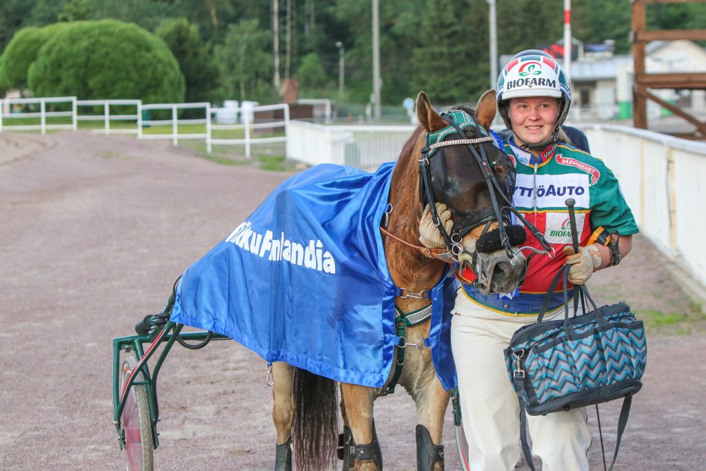 Eragon ja Eveliina Hietanen. Kuva: Juho Hämäläinen