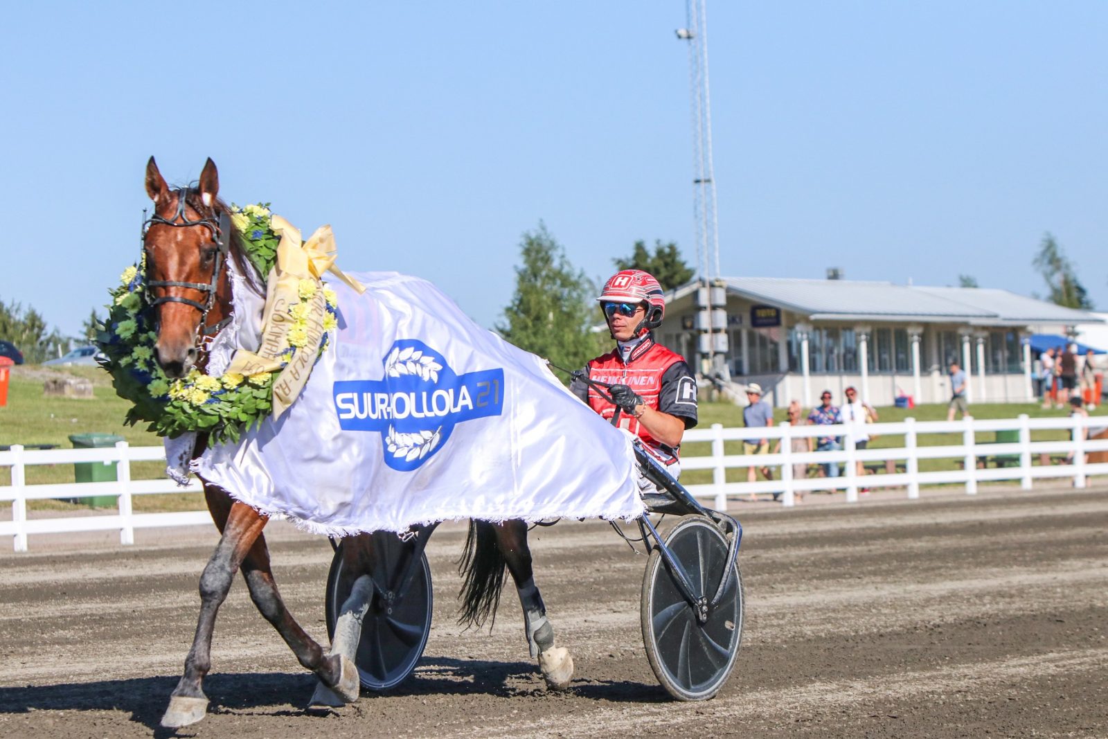 MAS Champ ja Santtu Raitala Suur-Hollola-ajon kunniakierroksella