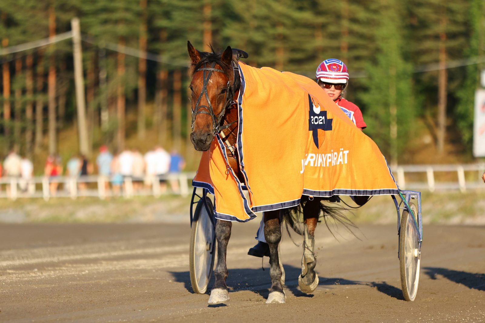 Ronja Röpelinen voitti Juniorikypärien lähdön