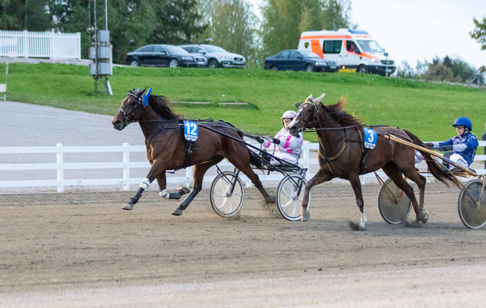 Sara Hautamäki voitti juniorikypärien osalähdön