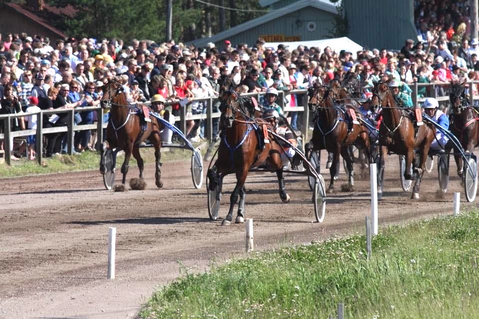 Kokemäen juhannusravit. Kuva: Sataravi Oy